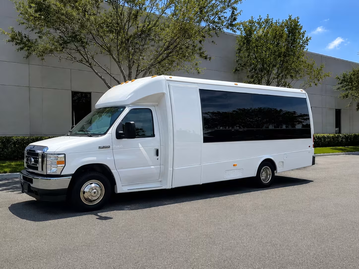 15 passenger minibus