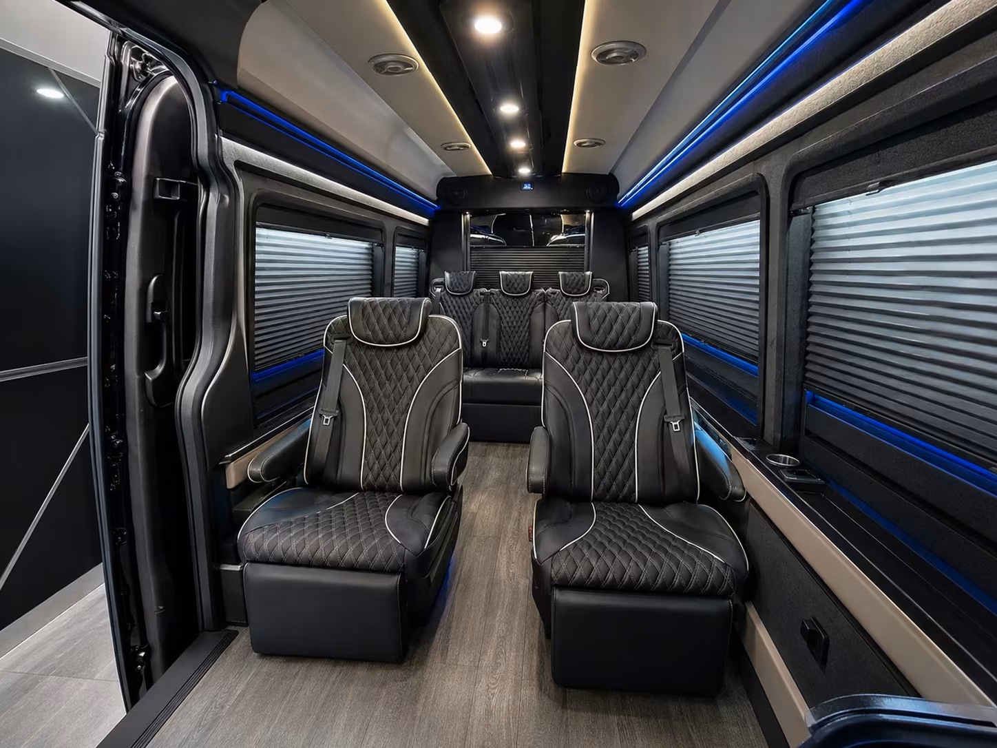 oregon convention center airport bus rentals in portland