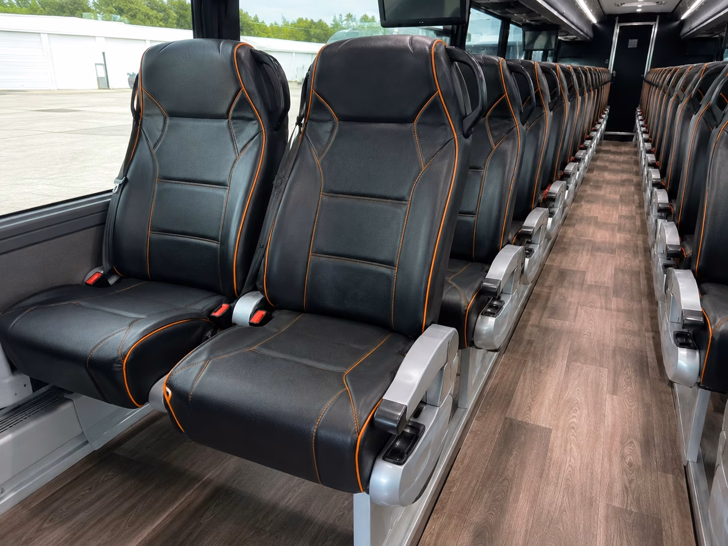 pdx airport transfers and wedding weekend shuttle buses in portland